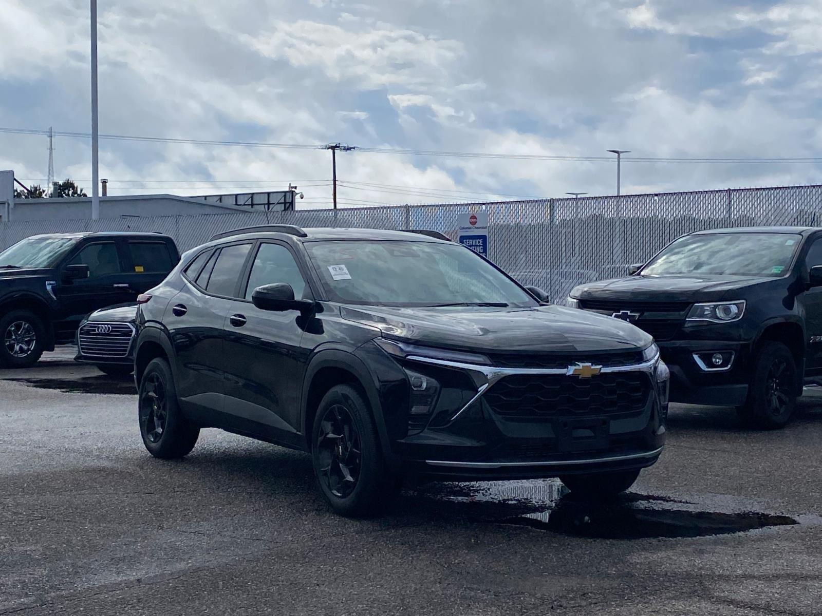 Mosaic Black Metallic 2025 Chevrolet Trax LT FWD SUV / Crossover Front-Wheel Drive 6-Speed Automatic