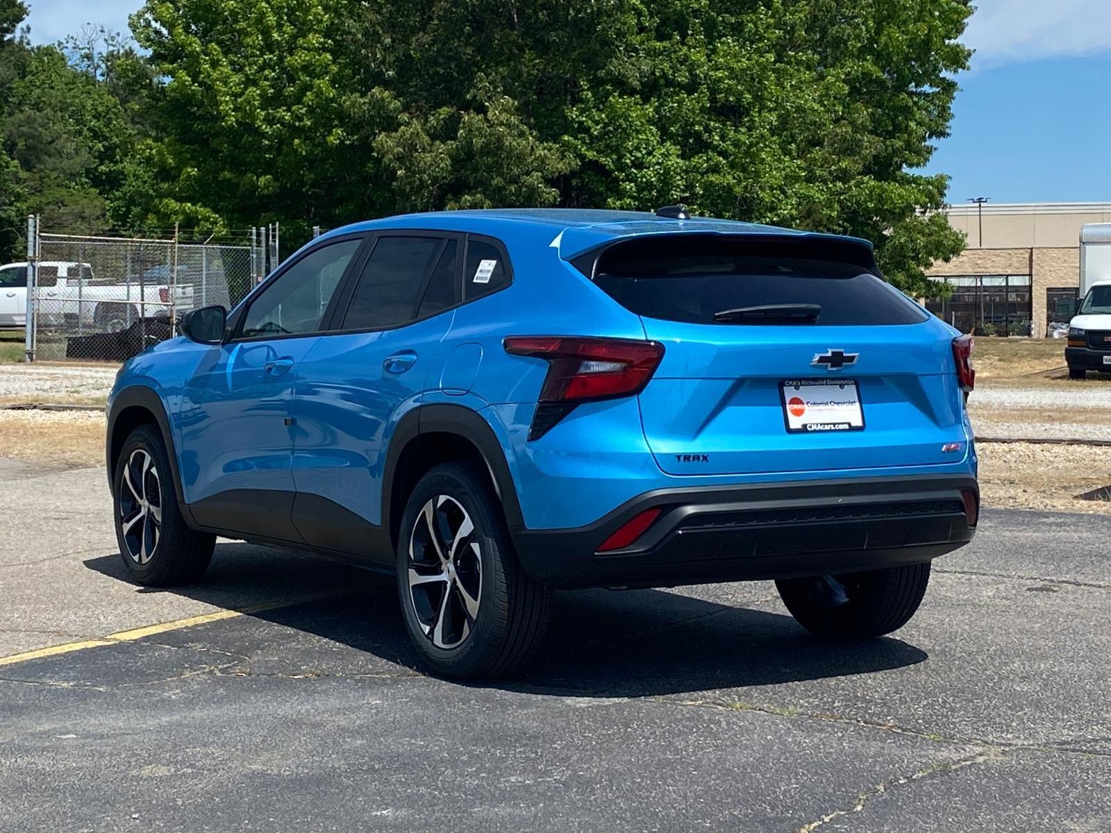 View vehicle photo 5