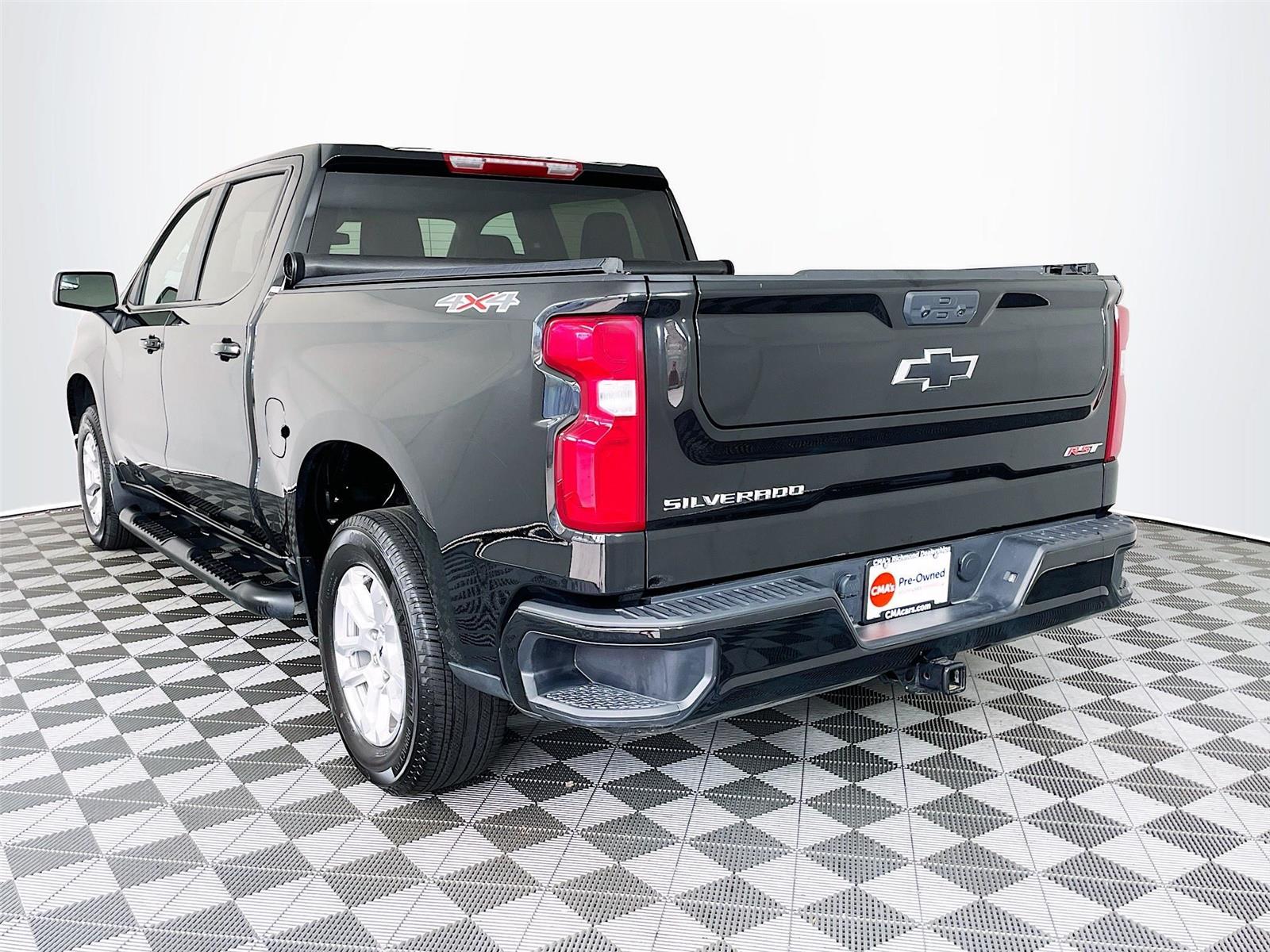 View vehicle photo 7