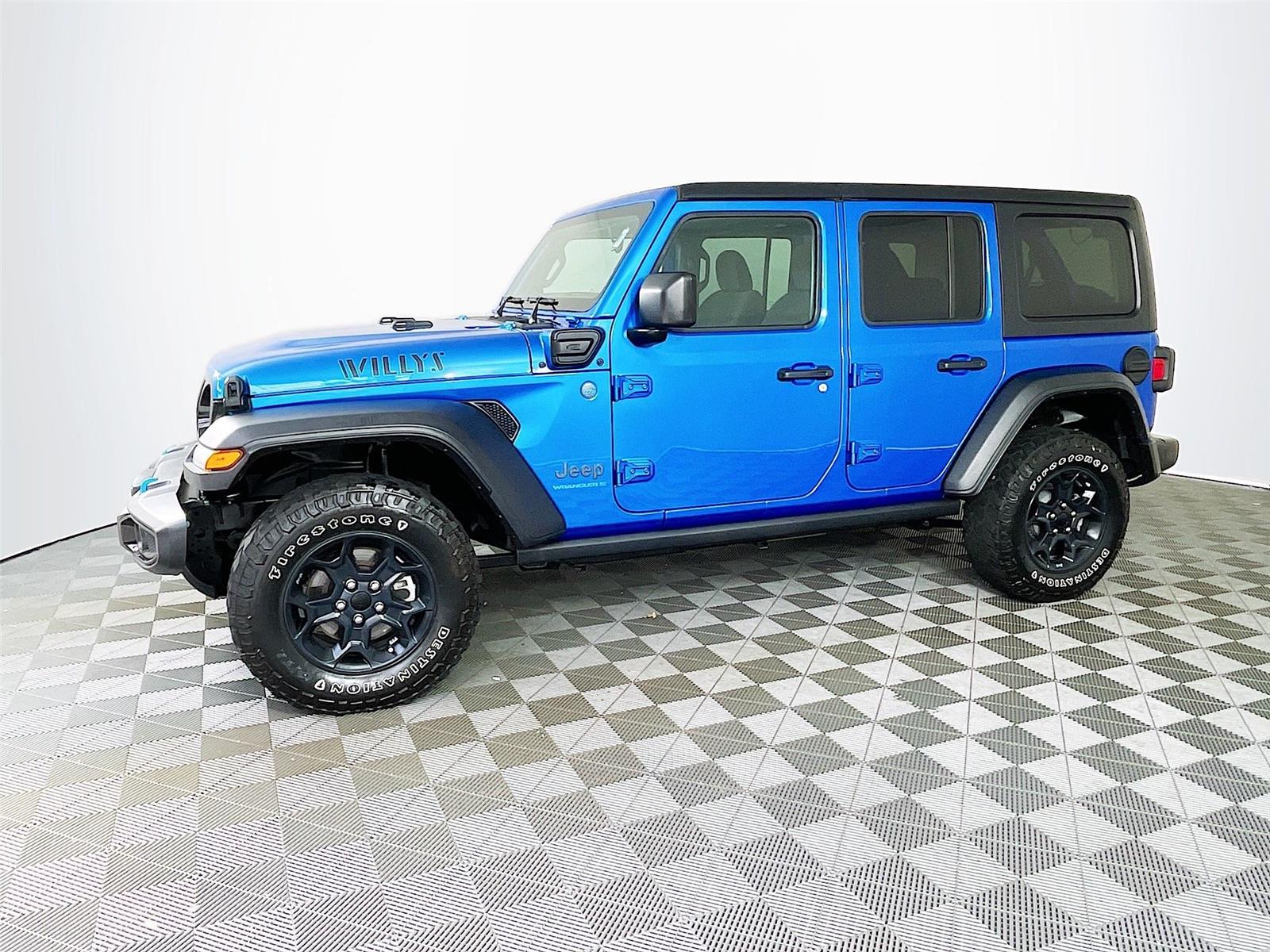 View vehicle photo 4