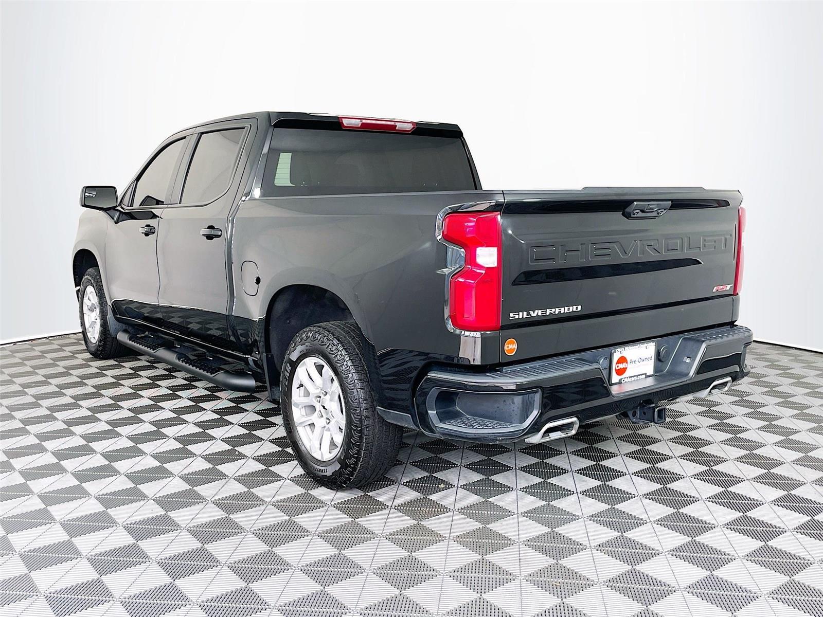View vehicle photo 6