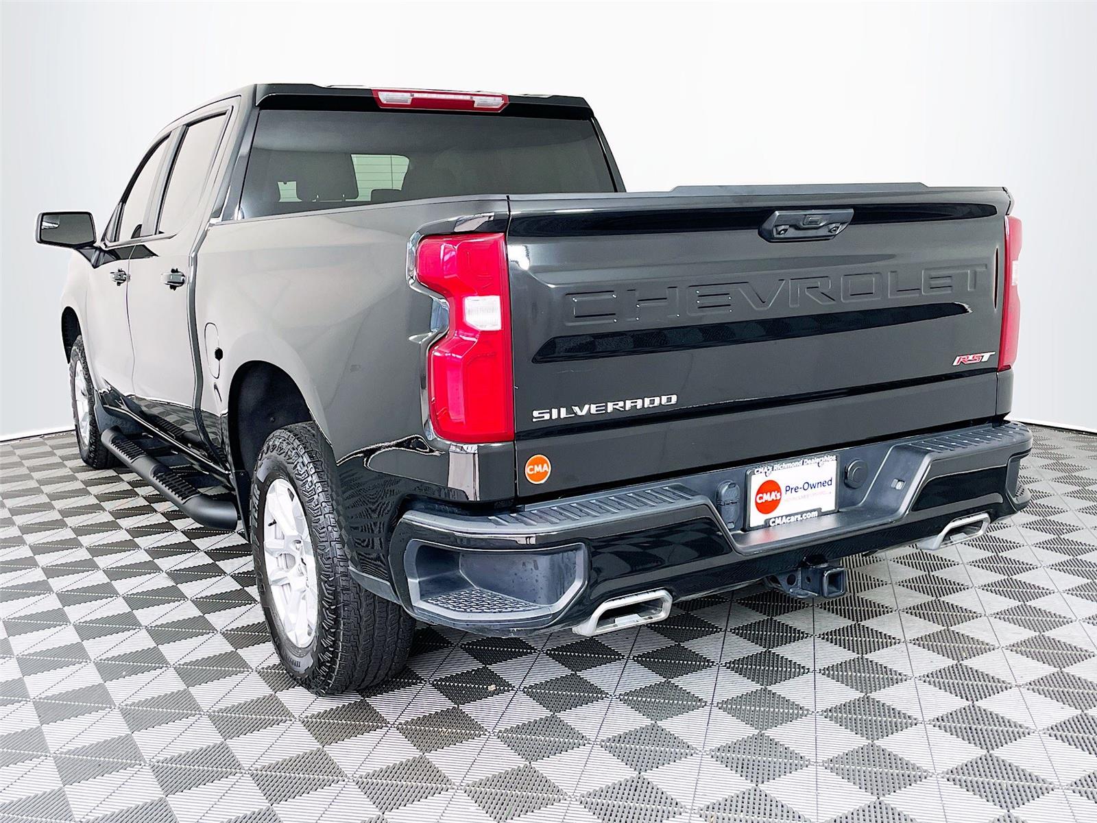 View vehicle photo 7