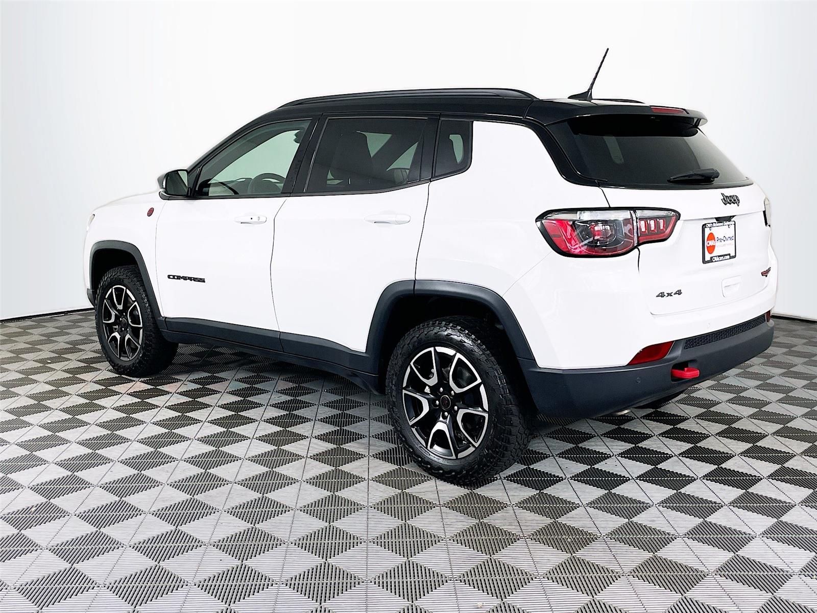 View vehicle photo 6