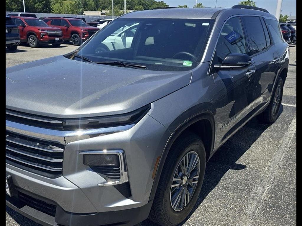 Sterling Gray Metallic 2025 Chevrolet Traverse LT FWD SUV / Crossover Front-Wheel Drive 8-Speed Automatic