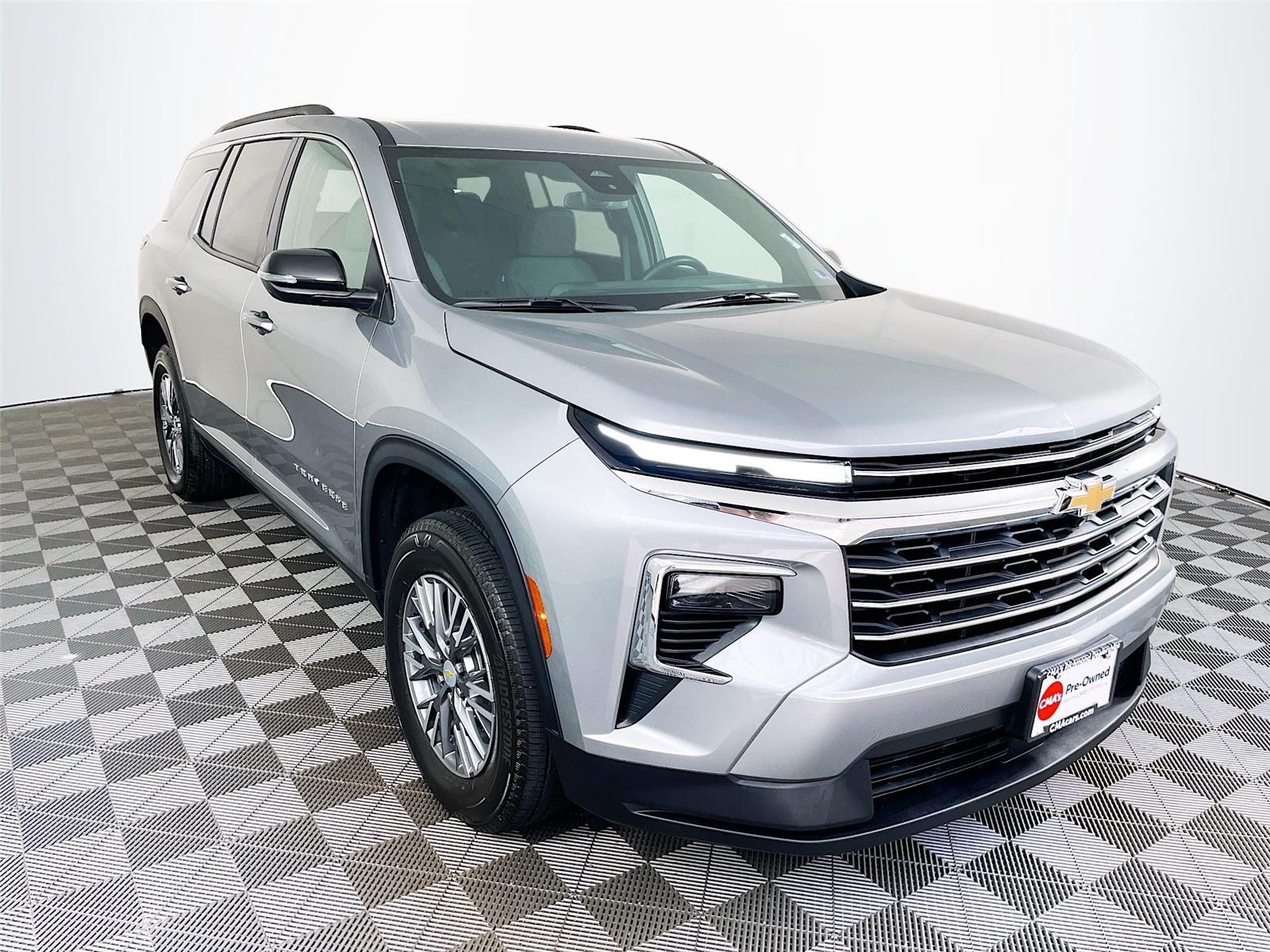 Sterling Gray Metallic 2025 Chevrolet Traverse LT FWD SUV / Crossover Front-Wheel Drive 8-Speed Automatic