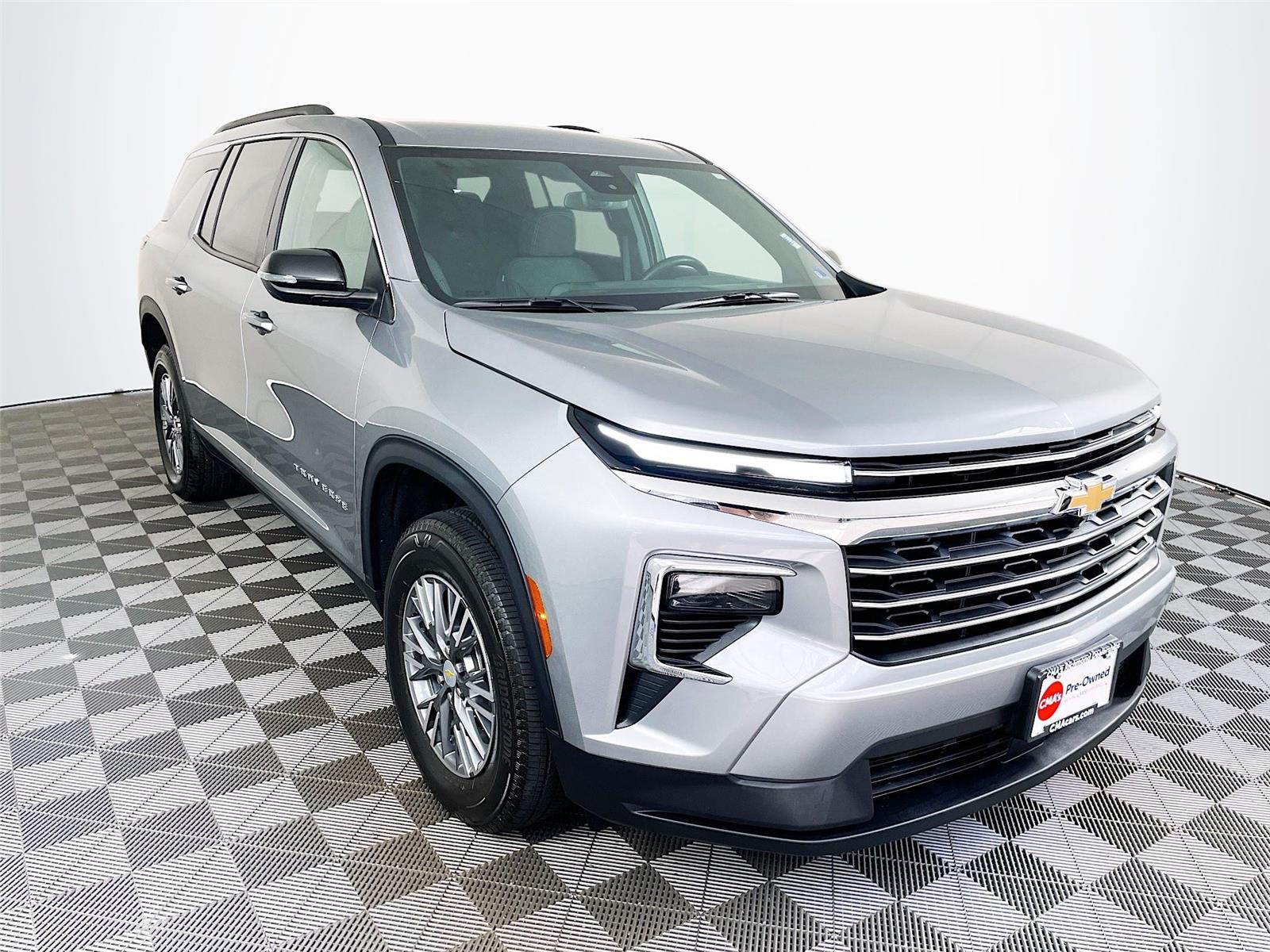 Sterling Gray Metallic 2025 Chevrolet Traverse LT FWD SUV / Crossover Front-Wheel Drive 8-Speed Automatic