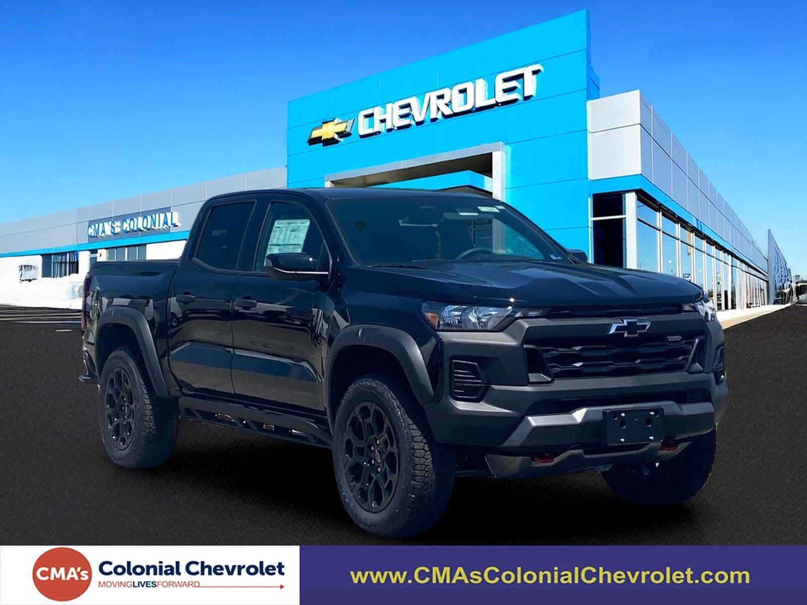 Black 2026 Chevrolet Colorado Trail Boss Crew Cab 4WD Pickup Truck Four-Wheel Drive 8-Speed Automatic