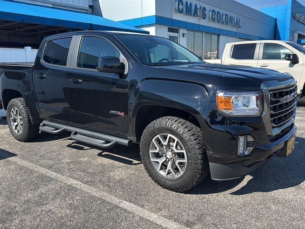  2022 GMC Canyon AT4 Crew Cab 4WD with Cloth   