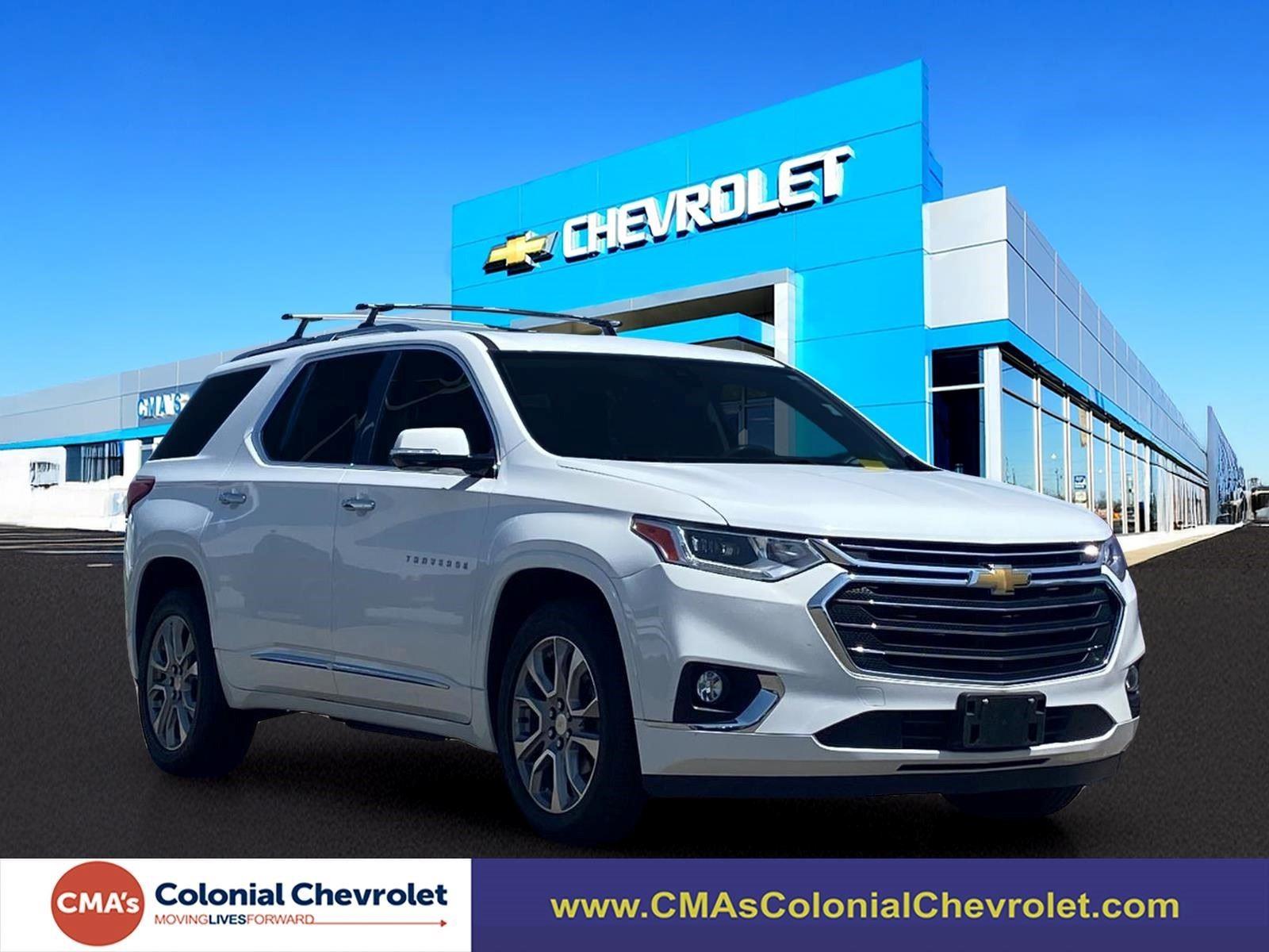 Summit White 2019 Chevrolet Traverse SUV / Crossover Front-Wheel Drive 9-Speed Automatic