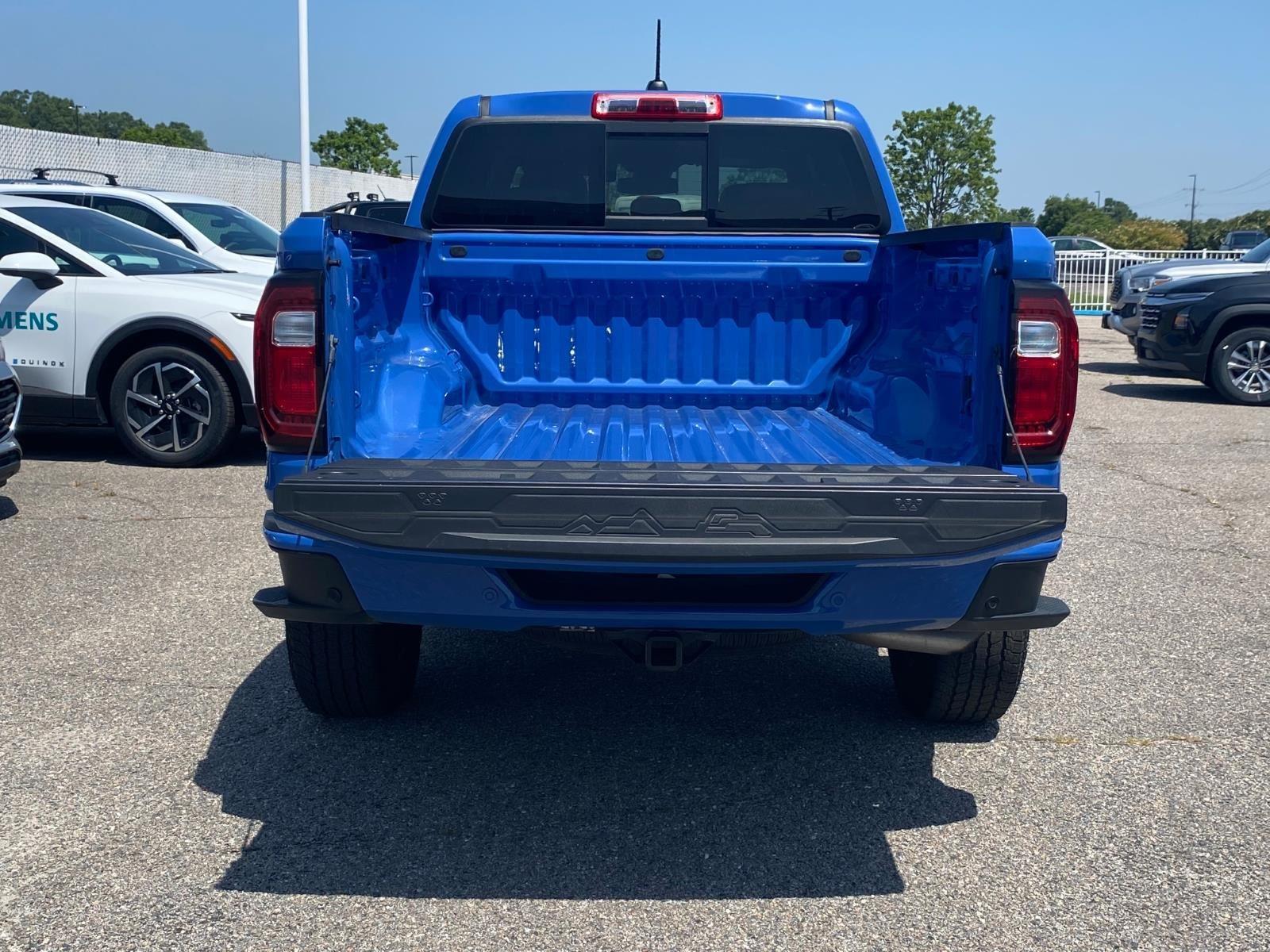 View vehicle photo 4