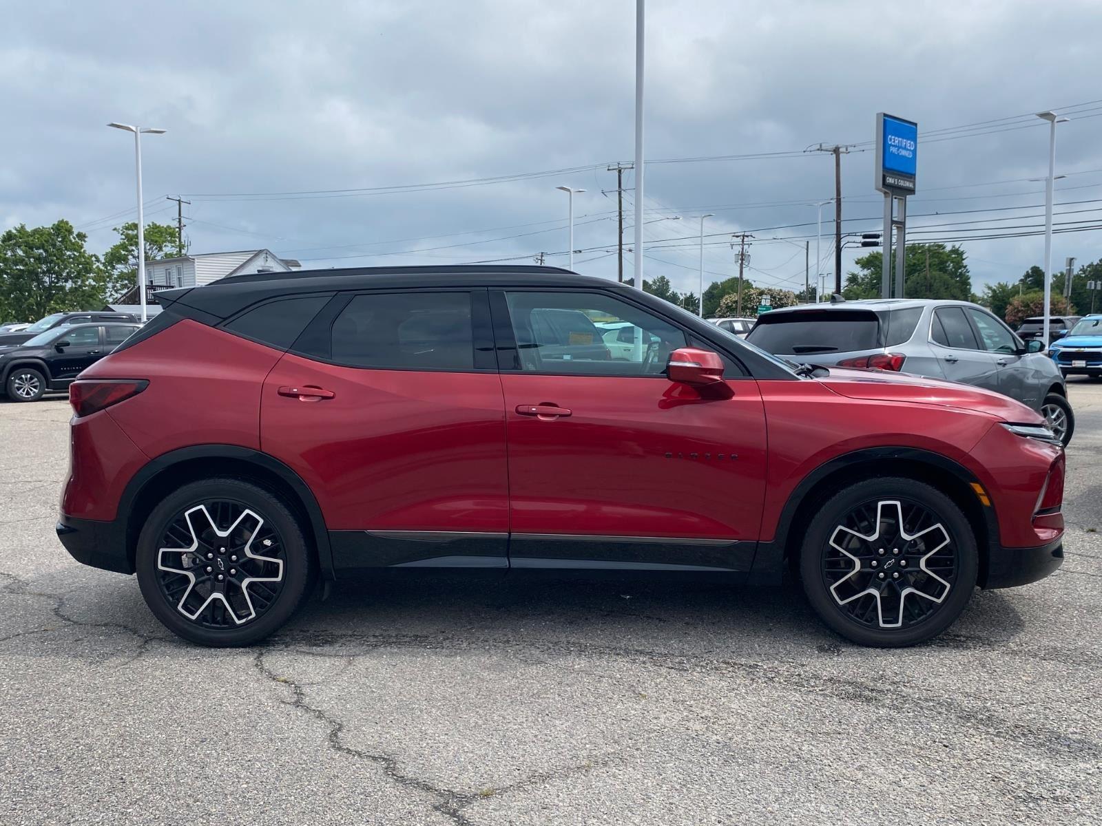 View vehicle photo 2