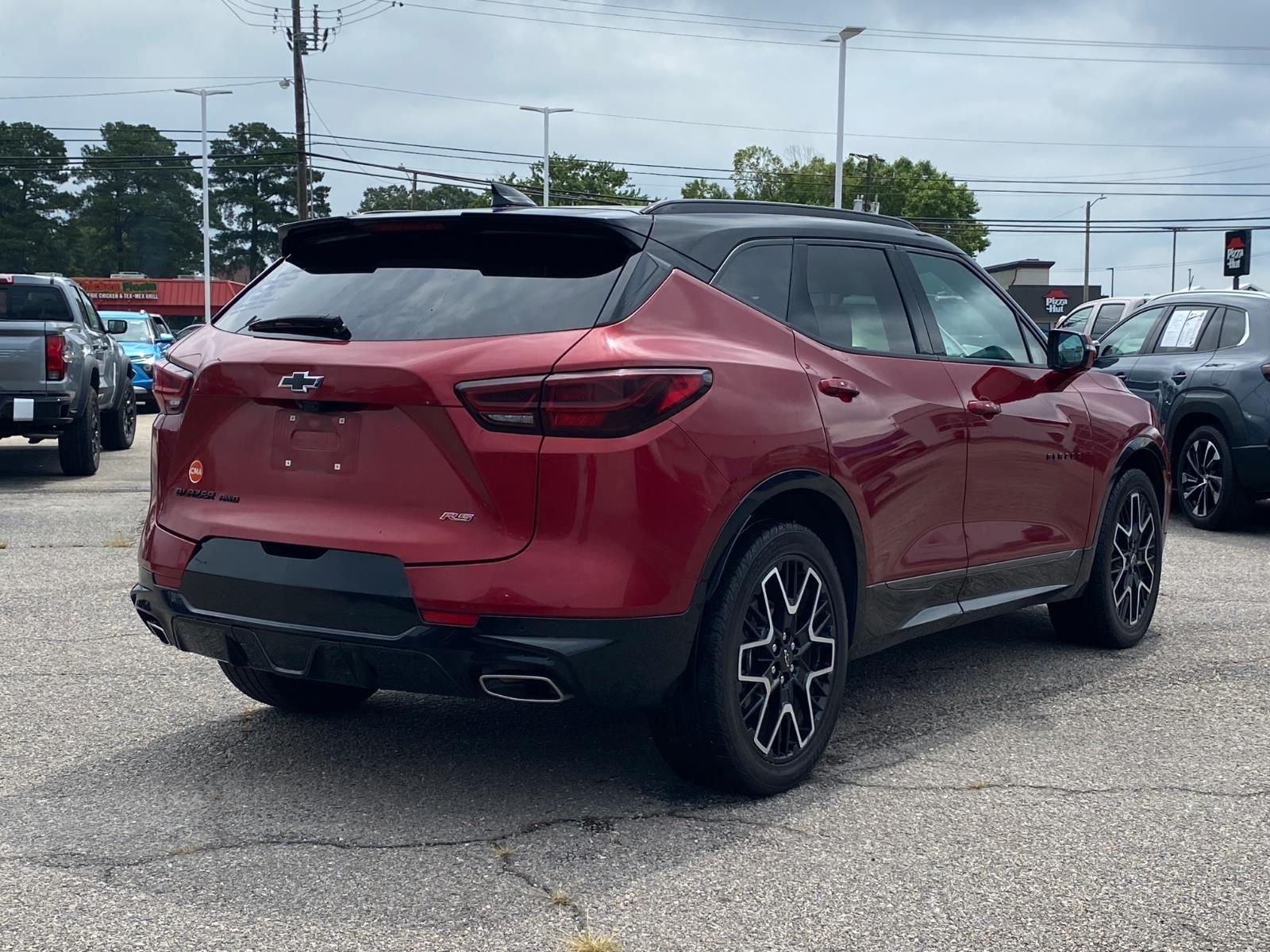 View vehicle photo 3
