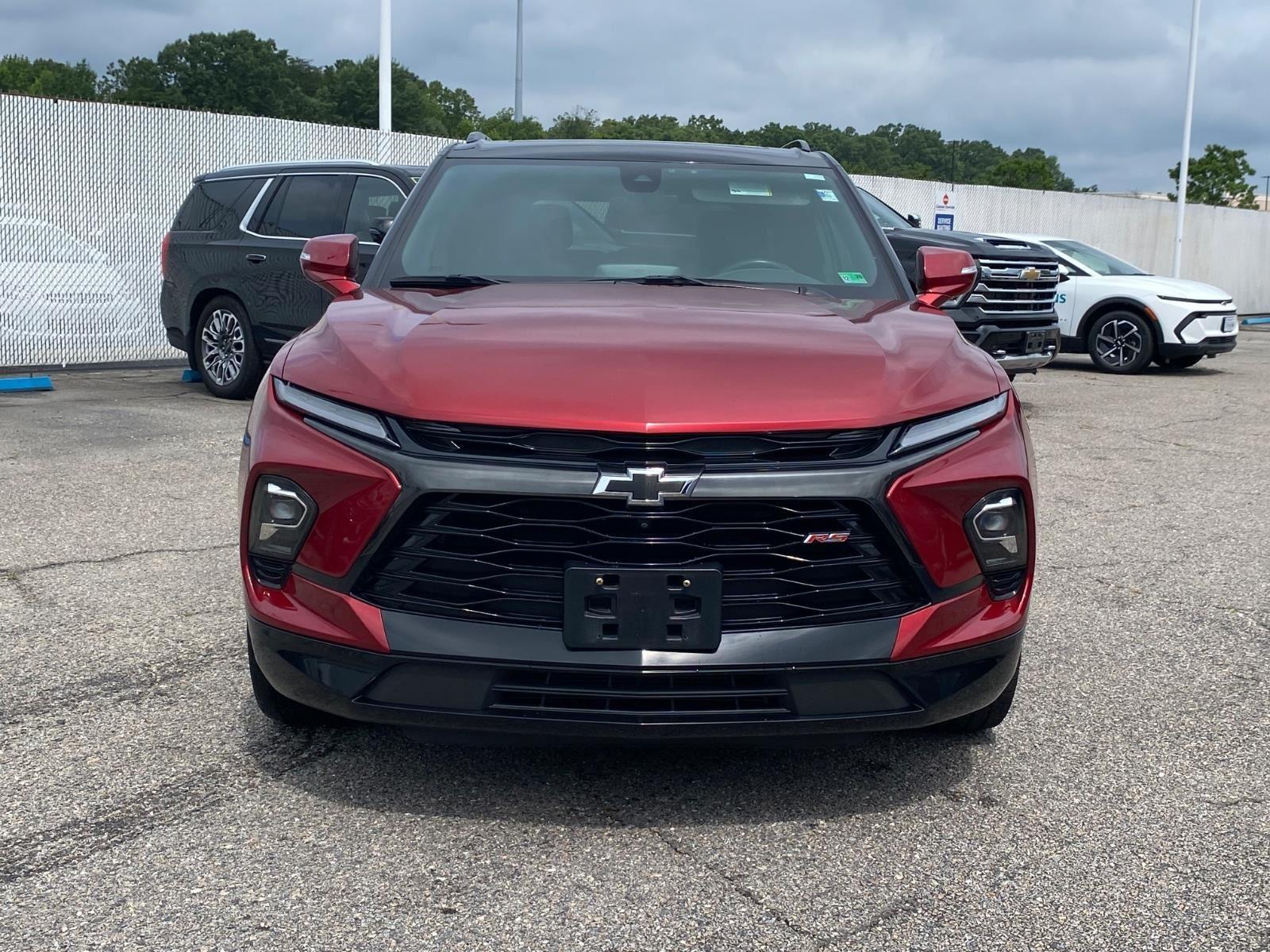 View vehicle photo 4
