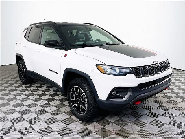 Bright White Clearcoat 2025 Jeep Compass SUV / Crossover Four-Wheel Drive 8-Speed Automatic