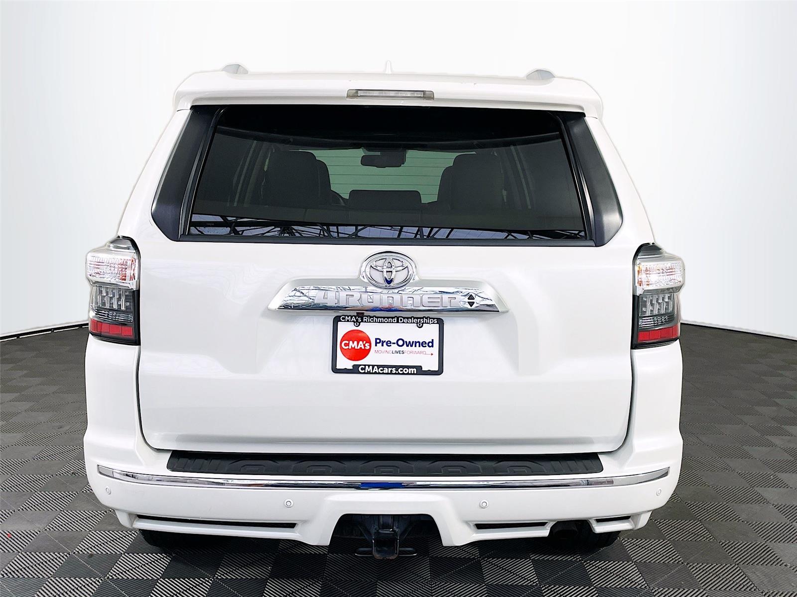 View vehicle photo 7