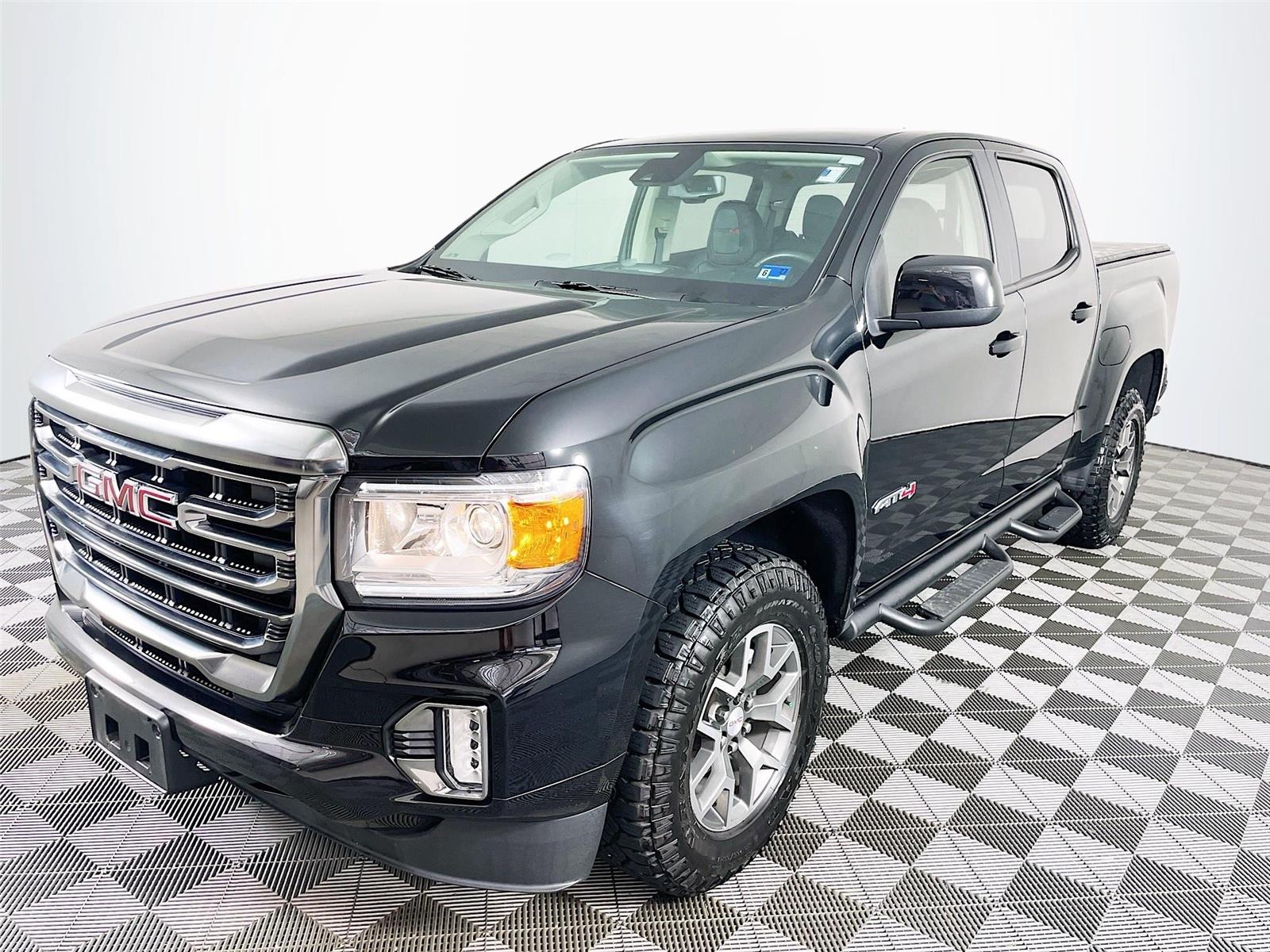 View vehicle photo 3