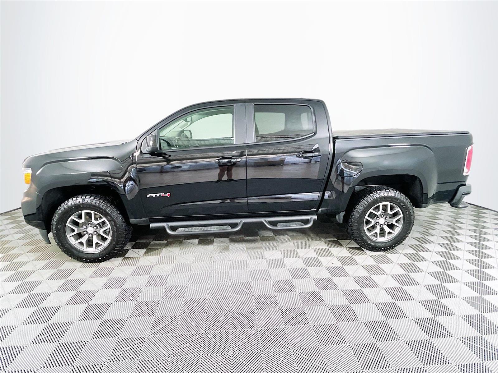 View vehicle photo 4