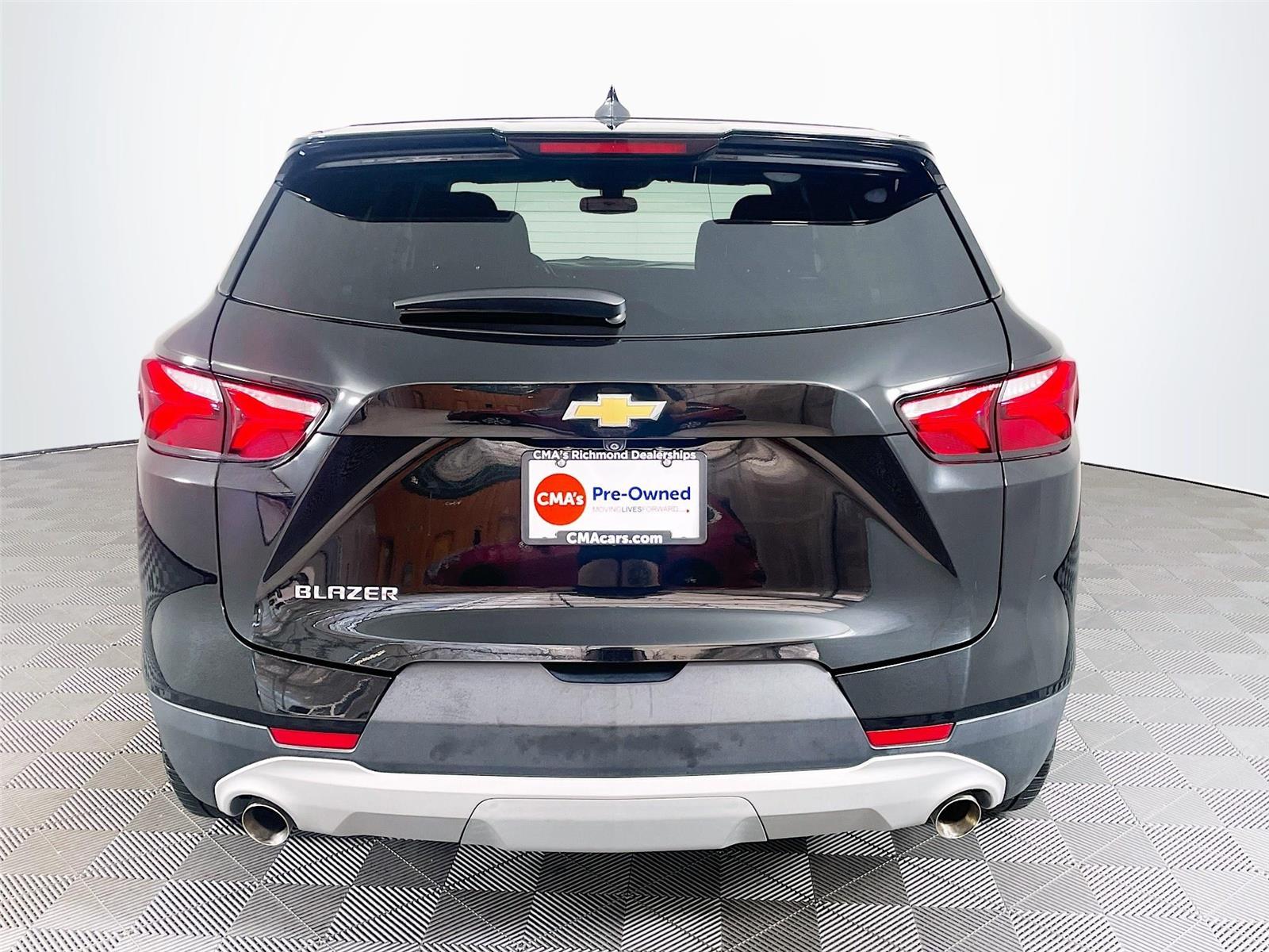 View vehicle photo 7