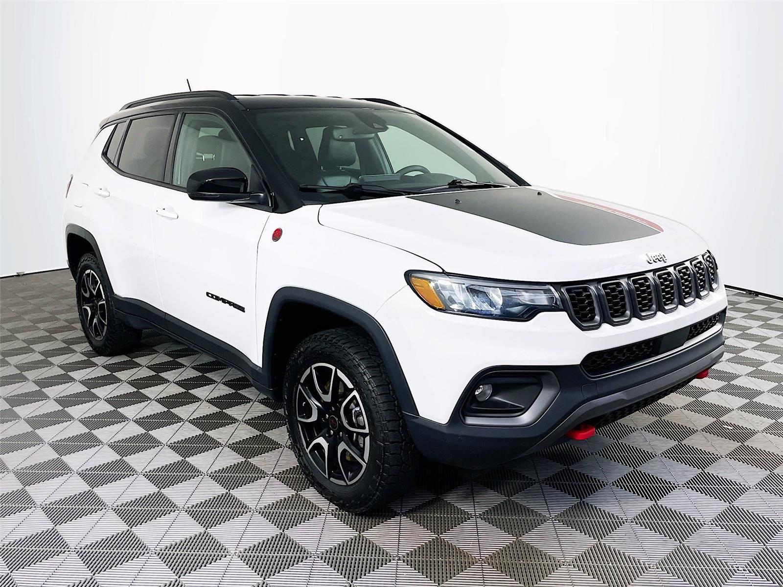 Bright White Clearcoat 2025 Jeep Compass SUV / Crossover Four-Wheel Drive 8-Speed Automatic