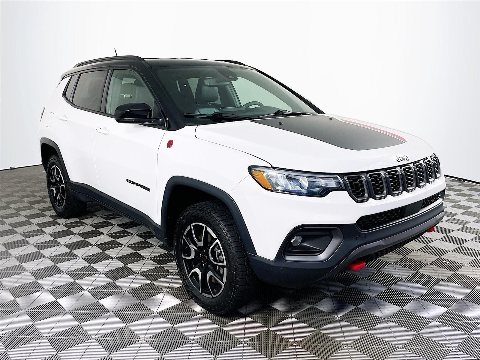Bright White Clearcoat 2025 Jeep Compass SUV / Crossover Four-Wheel Drive 8-Speed Automatic