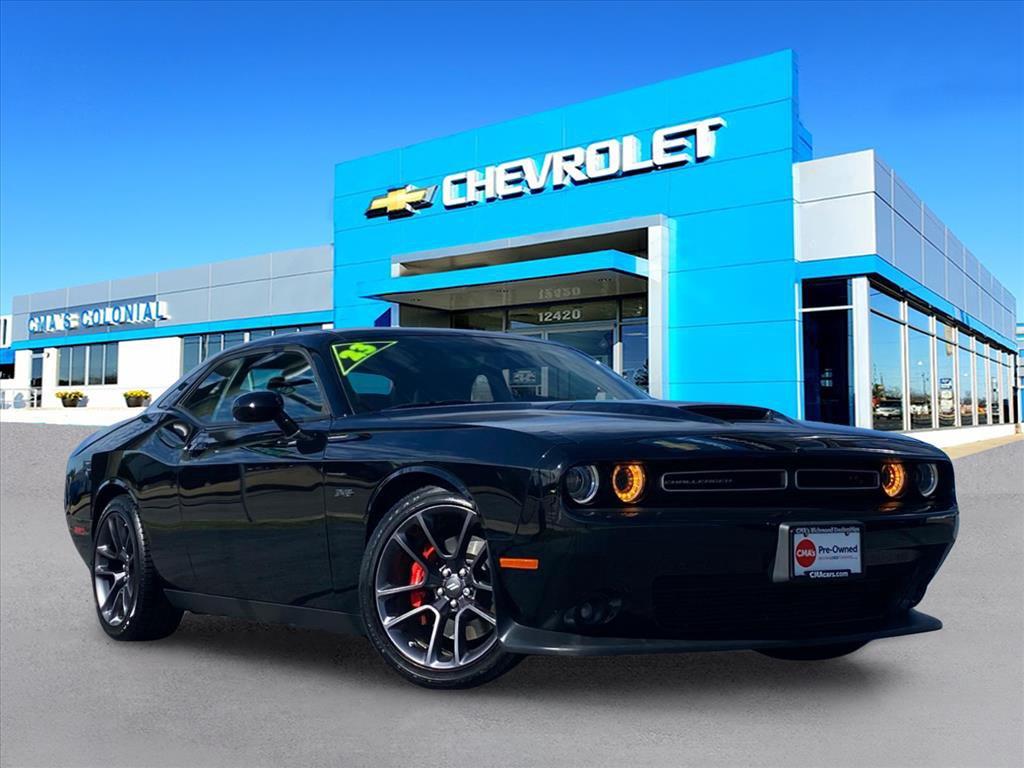 Pitch Black Clearcoat 2023 Dodge Challenger Coupe Rear-Wheel Drive 8-Speed Automatic