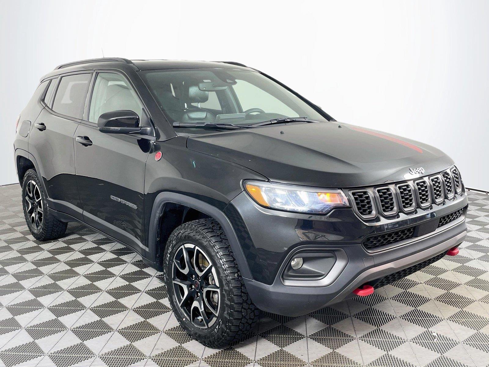 Diamond Black Crystal Pearlcoat 2025 Jeep Compass SUV / Crossover Four-Wheel Drive 8-Speed Automatic
