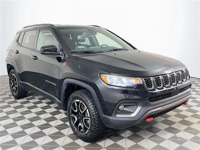 Diamond Black Crystal Pearlcoat 2025 Jeep Compass SUV / Crossover Four-Wheel Drive 8-Speed Automatic