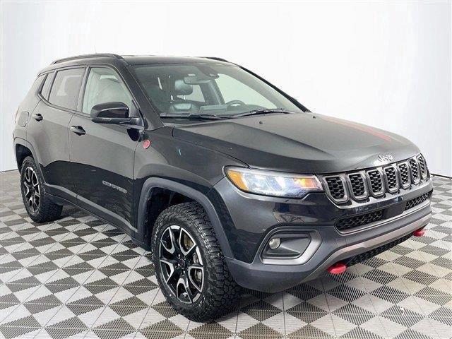 Diamond Black Crystal Pearlcoat 2025 Jeep Compass SUV / Crossover Four-Wheel Drive 8-Speed Automatic