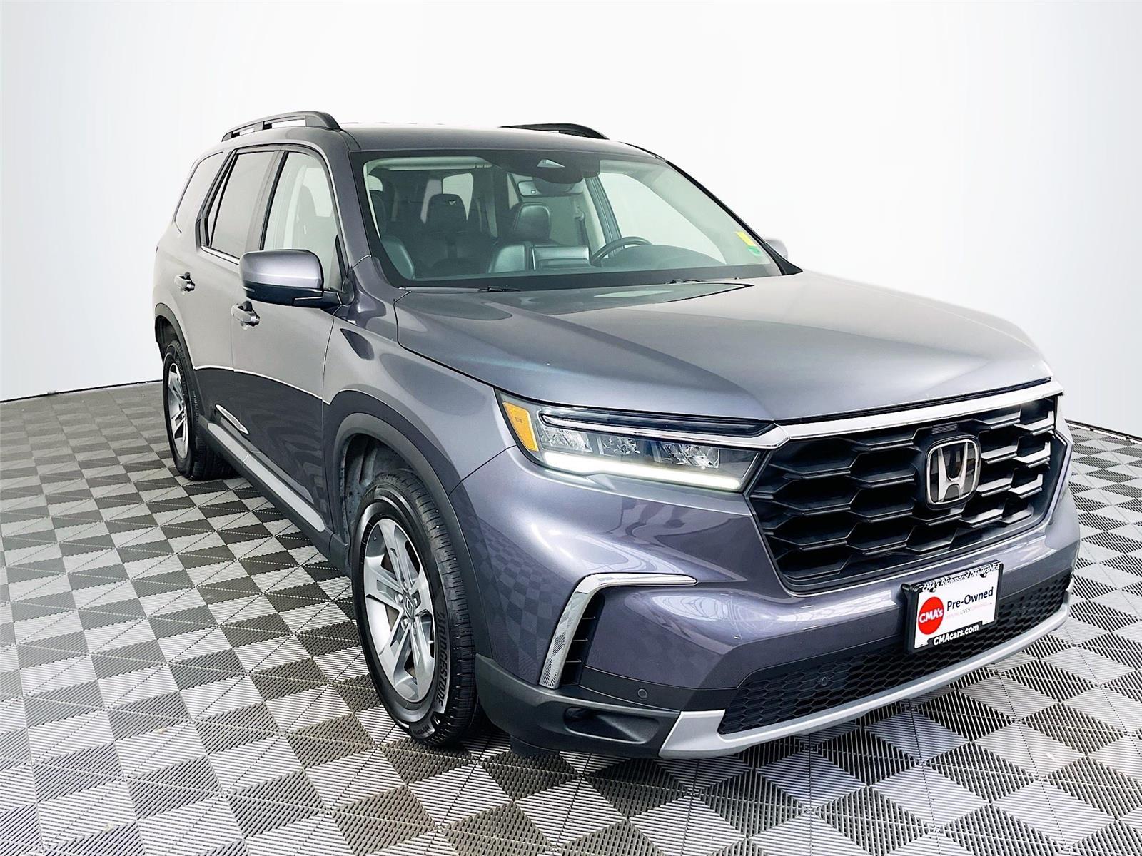Gray (Modern Steel Metallic) 2024 Honda Pilot SUV / Crossover All-Wheel Drive Automatic