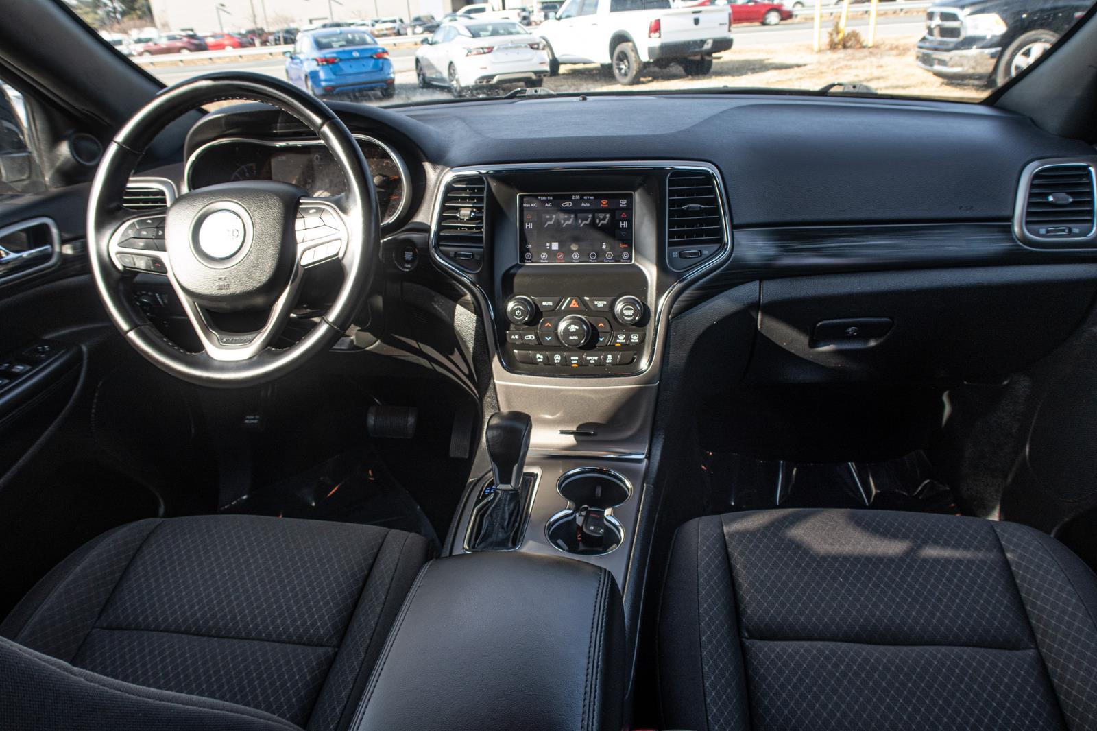 2020 Jeep Grand Cherokee Laredo E