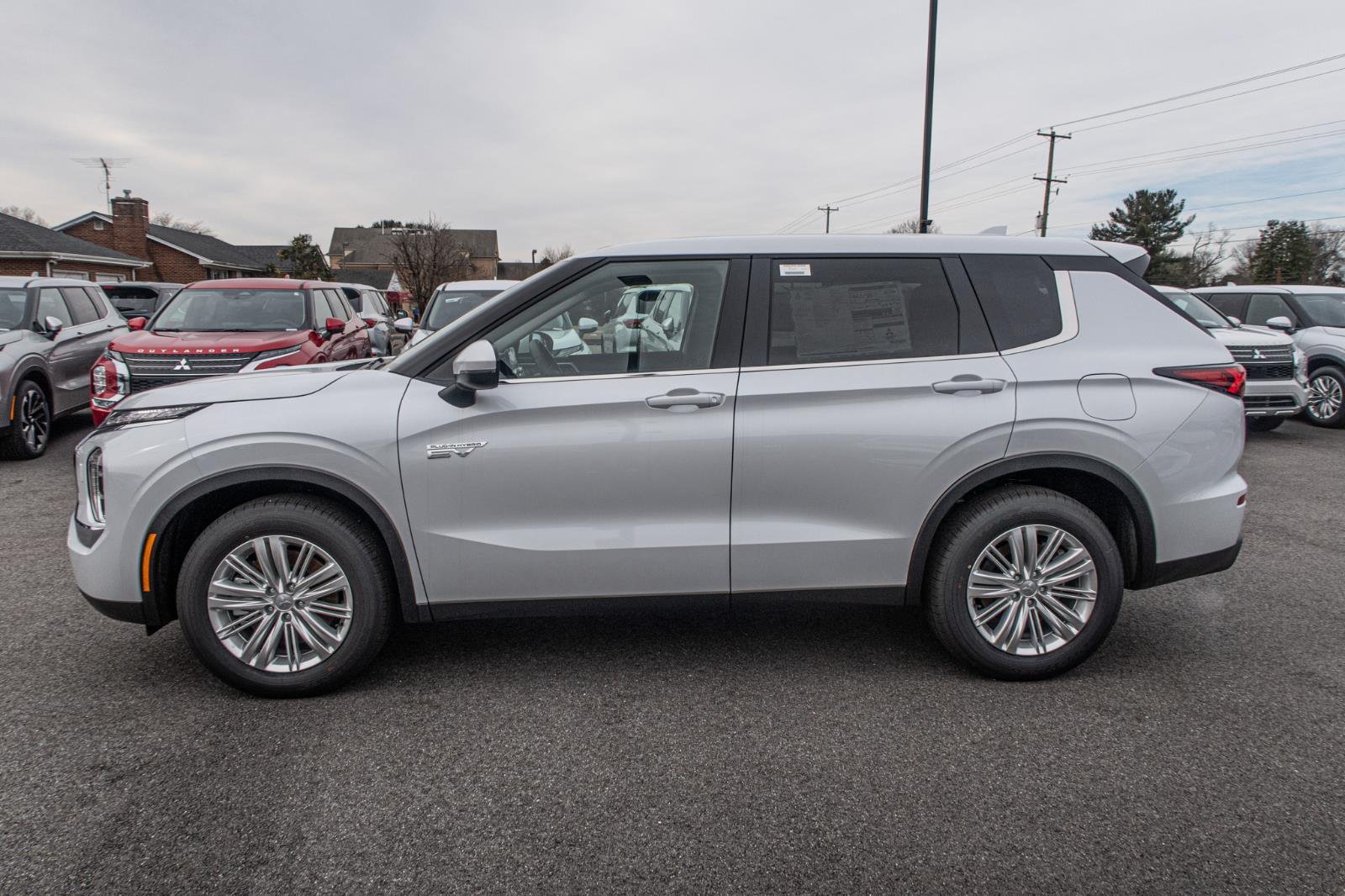 2025 Mitsubishi Outlander PHEV ES