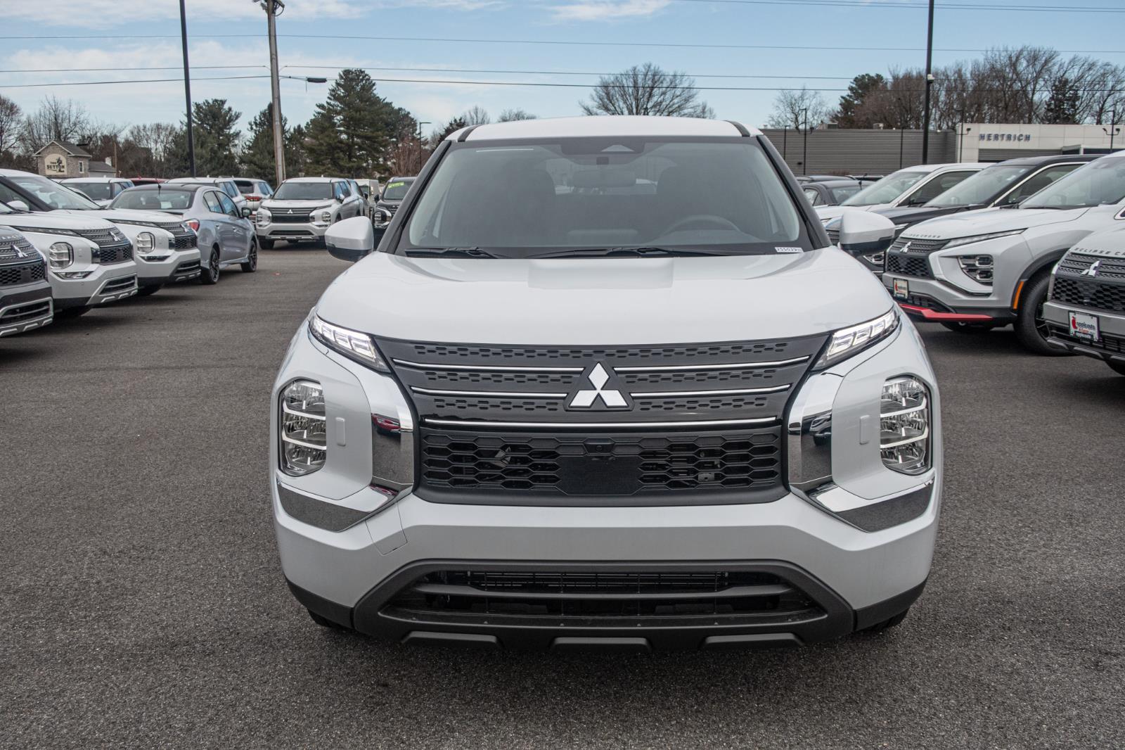 2025 Mitsubishi Outlander PHEV ES