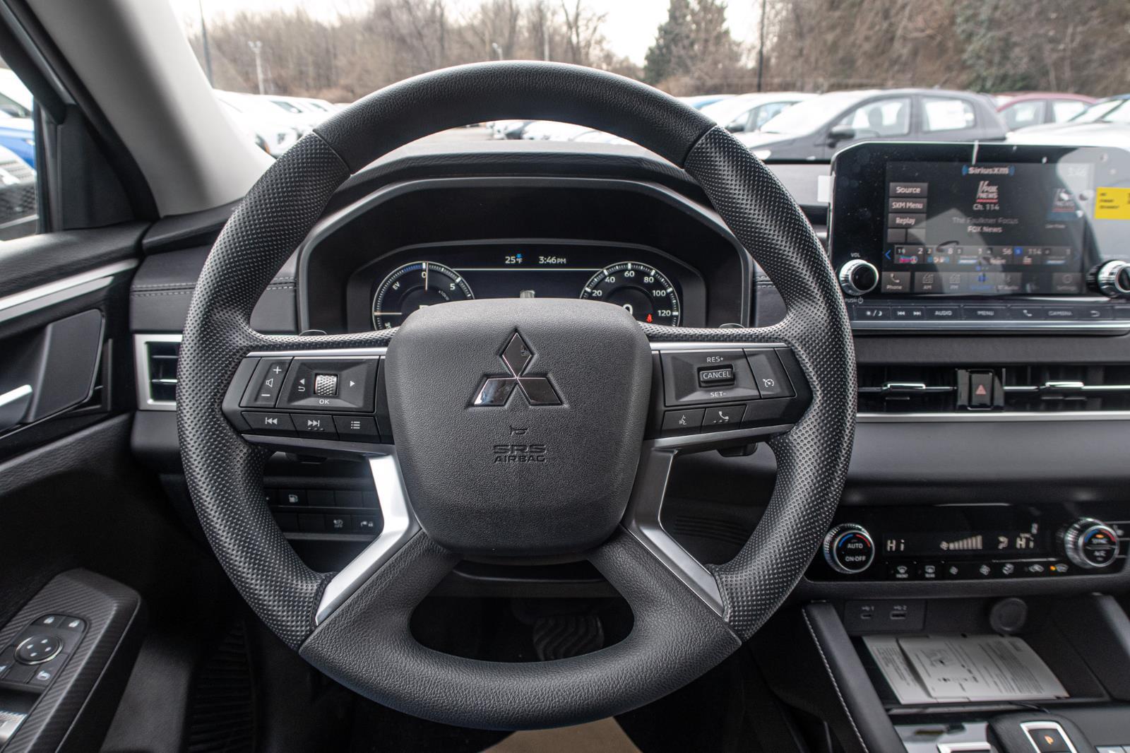 2025 Mitsubishi Outlander PHEV ES