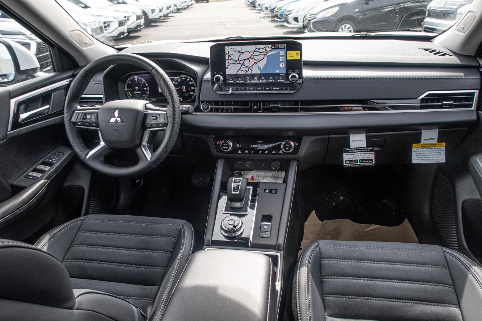 2025 Mitsubishi Outlander PHEV SE