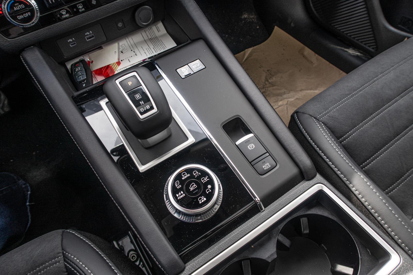 2025 Mitsubishi Outlander PHEV SE