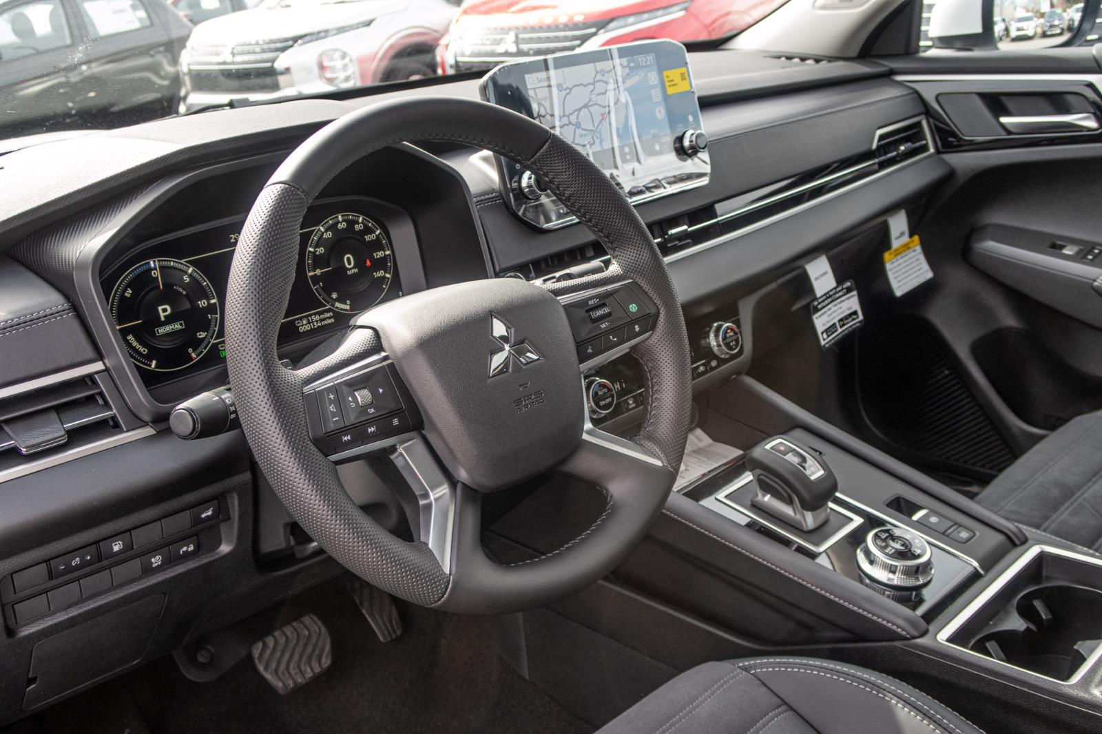 2025 Mitsubishi Outlander PHEV SE