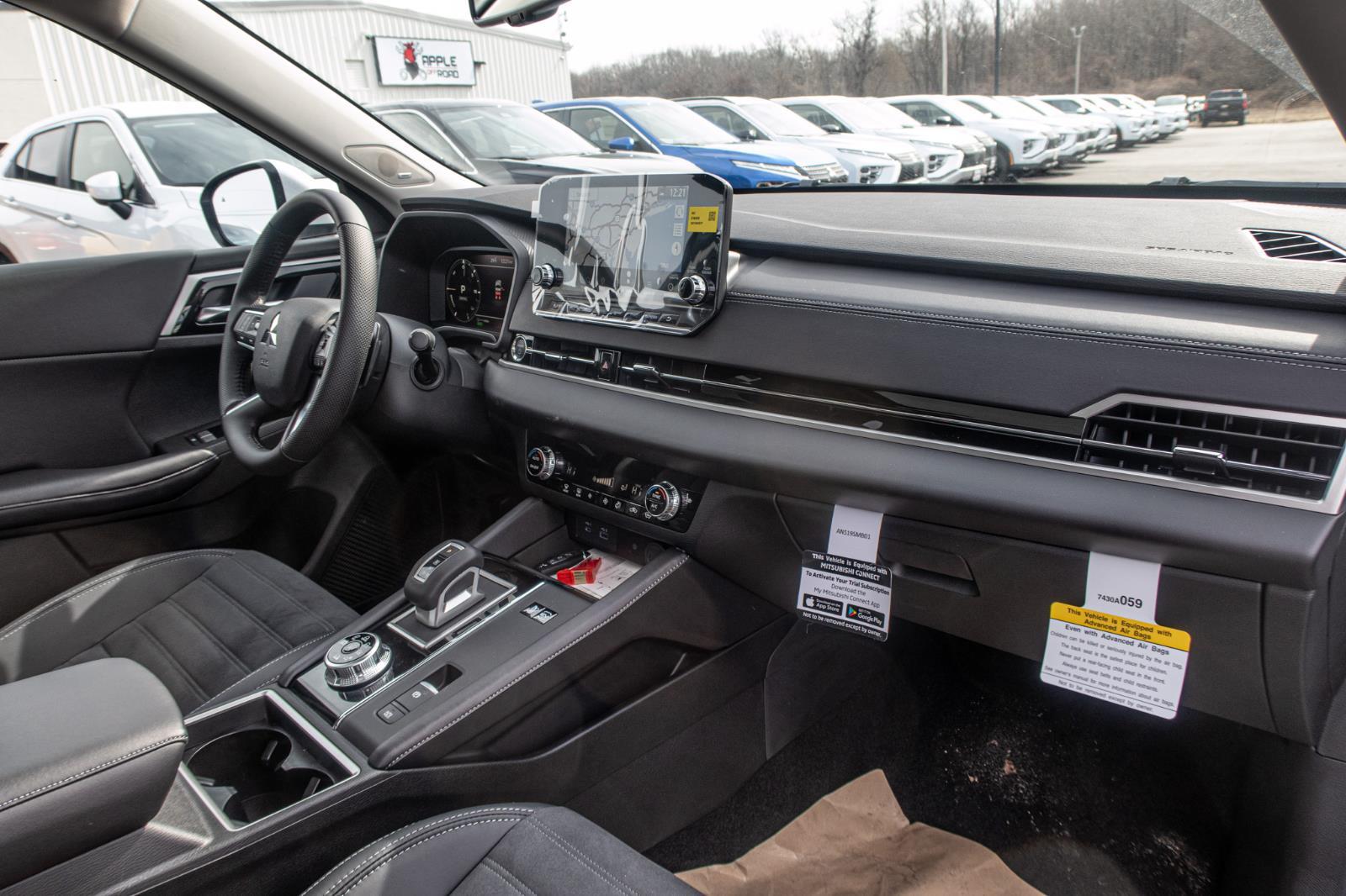 2025 Mitsubishi Outlander PHEV SE
