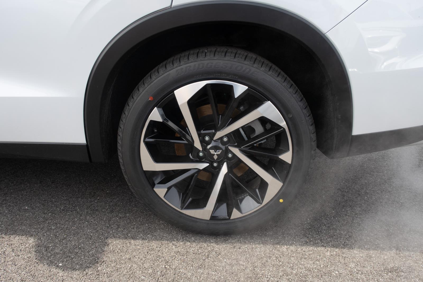 2025 Mitsubishi Outlander PHEV SE