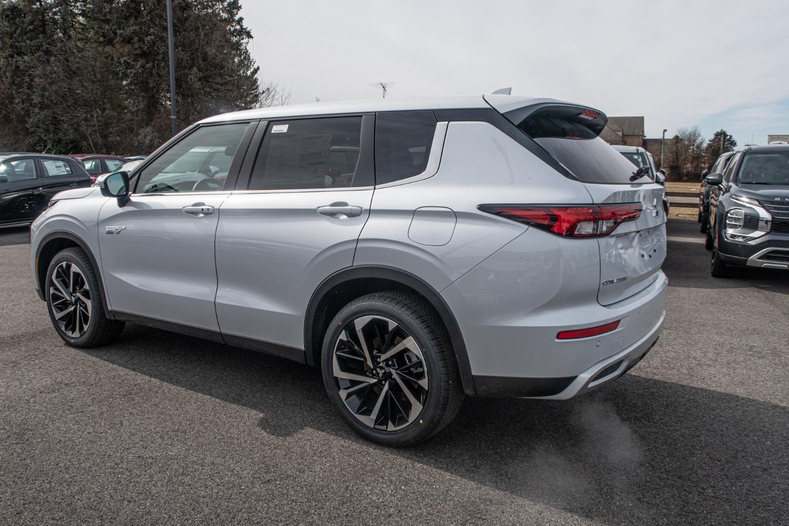2025 Mitsubishi Outlander PHEV SE