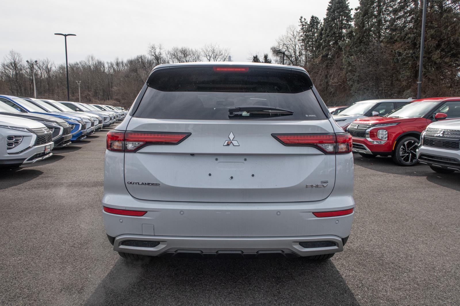 2025 Mitsubishi Outlander PHEV SE