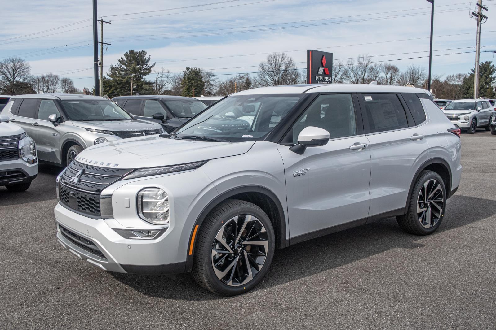 2025 Mitsubishi Outlander PHEV SE
