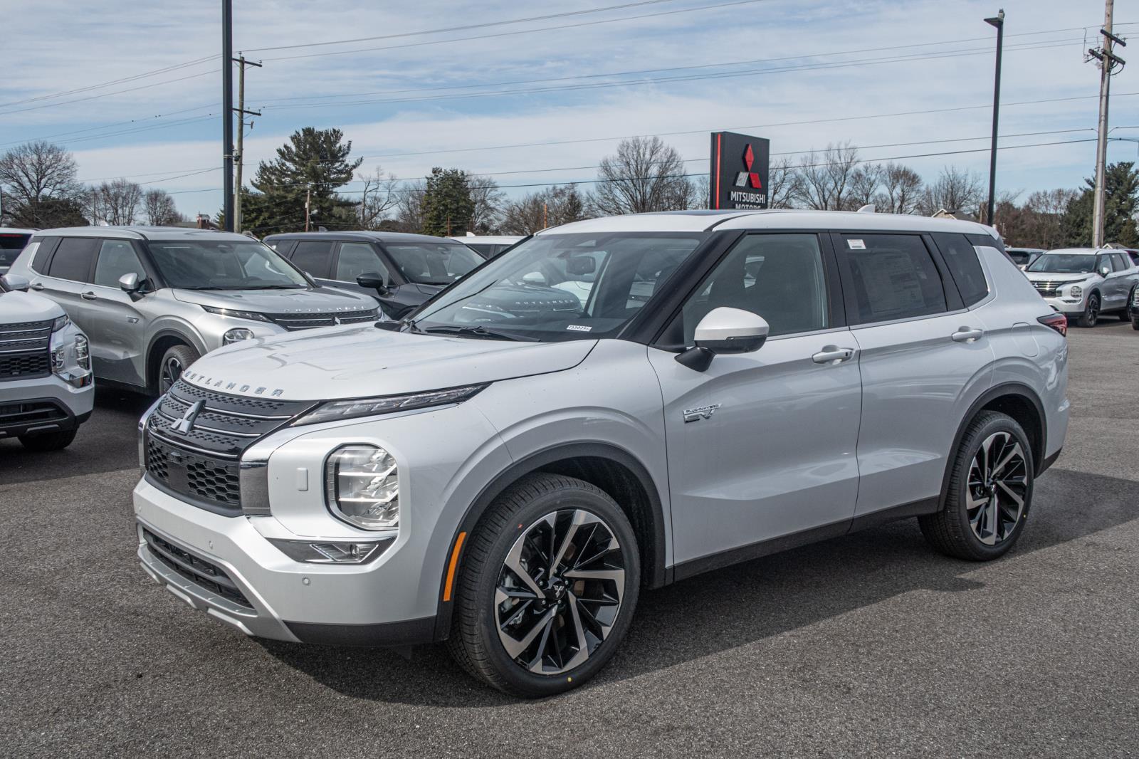 2025 Mitsubishi Outlander PHEV SE