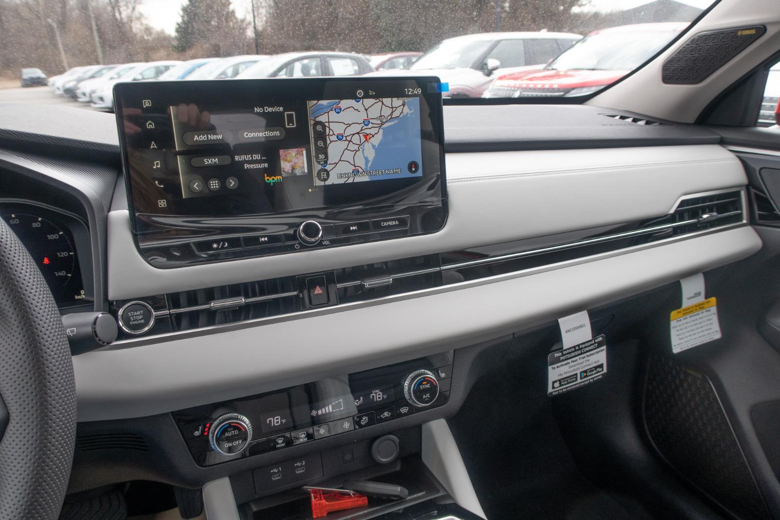 2025 Mitsubishi Outlander SE
