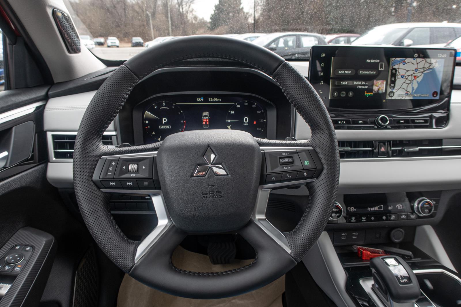 2025 Mitsubishi Outlander SE