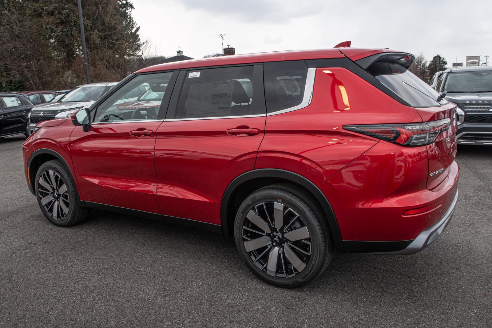 2025 Mitsubishi Outlander SE