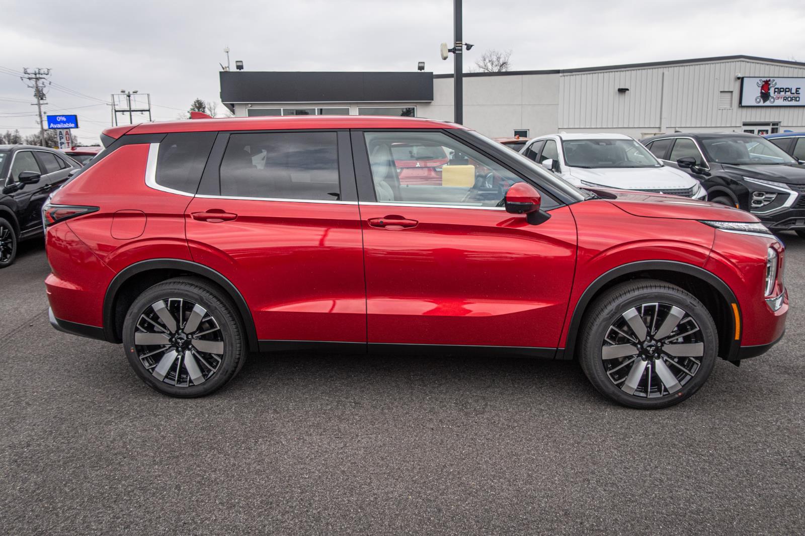 2025 Mitsubishi Outlander SE