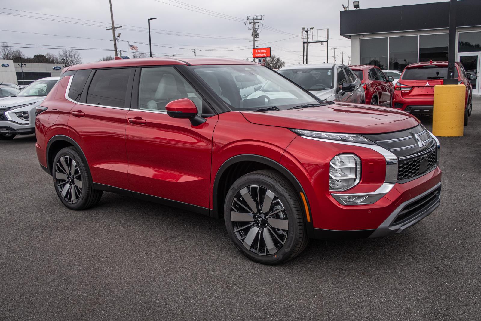 2025 Mitsubishi Outlander SE