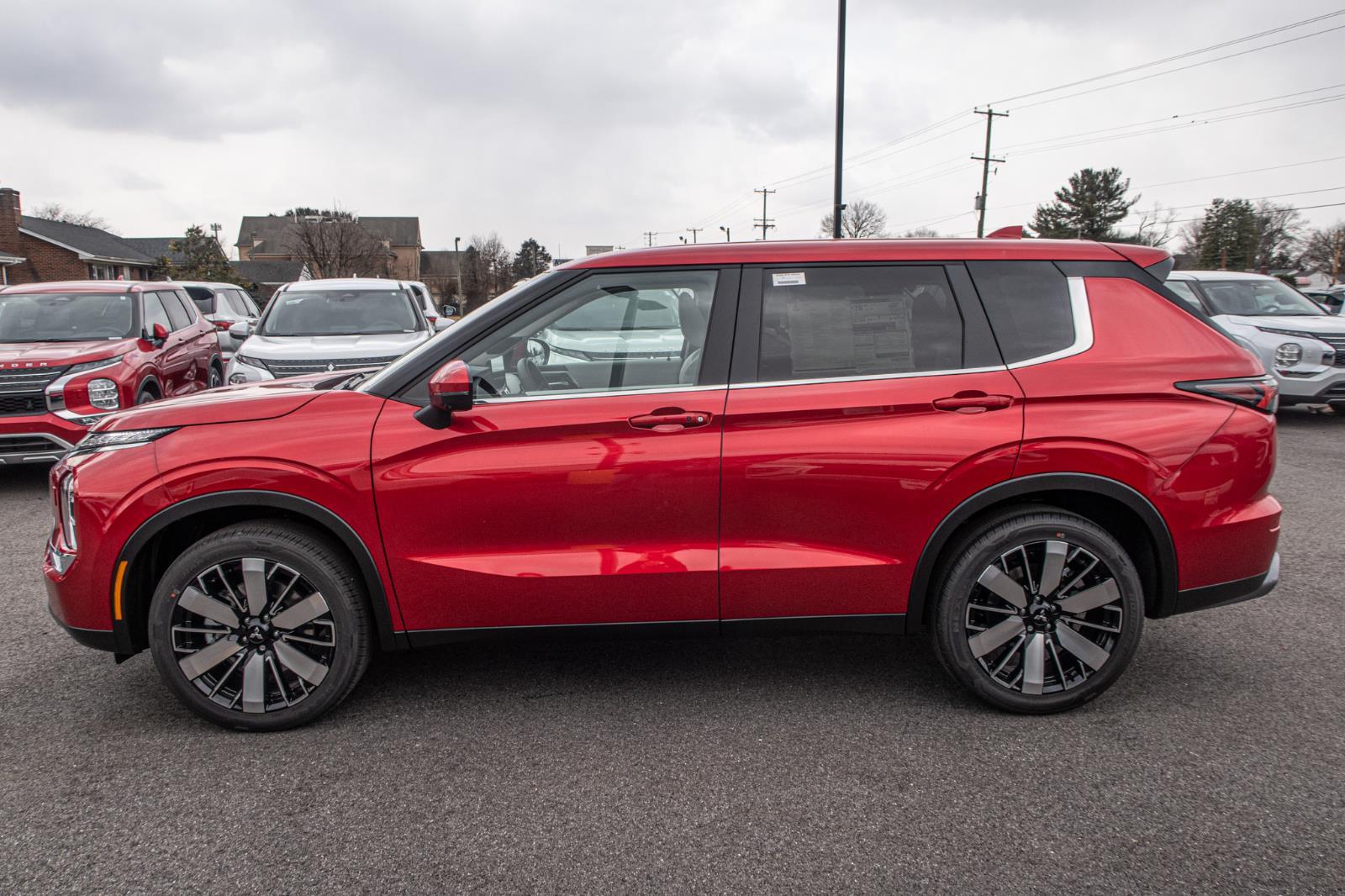 2025 Mitsubishi Outlander SE