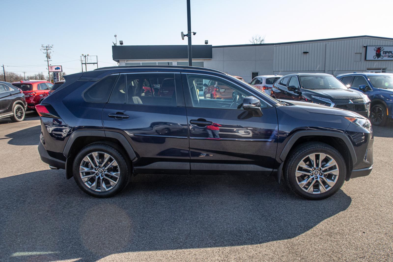 2019 Toyota RAV4 XLE Premium