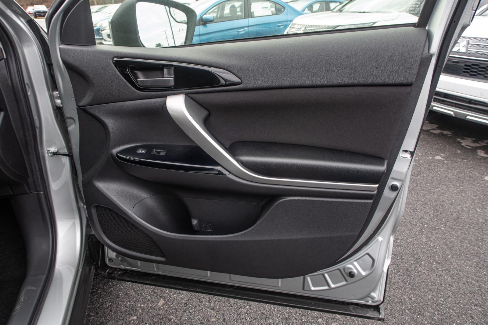 2025 Mitsubishi Eclipse Cross LE